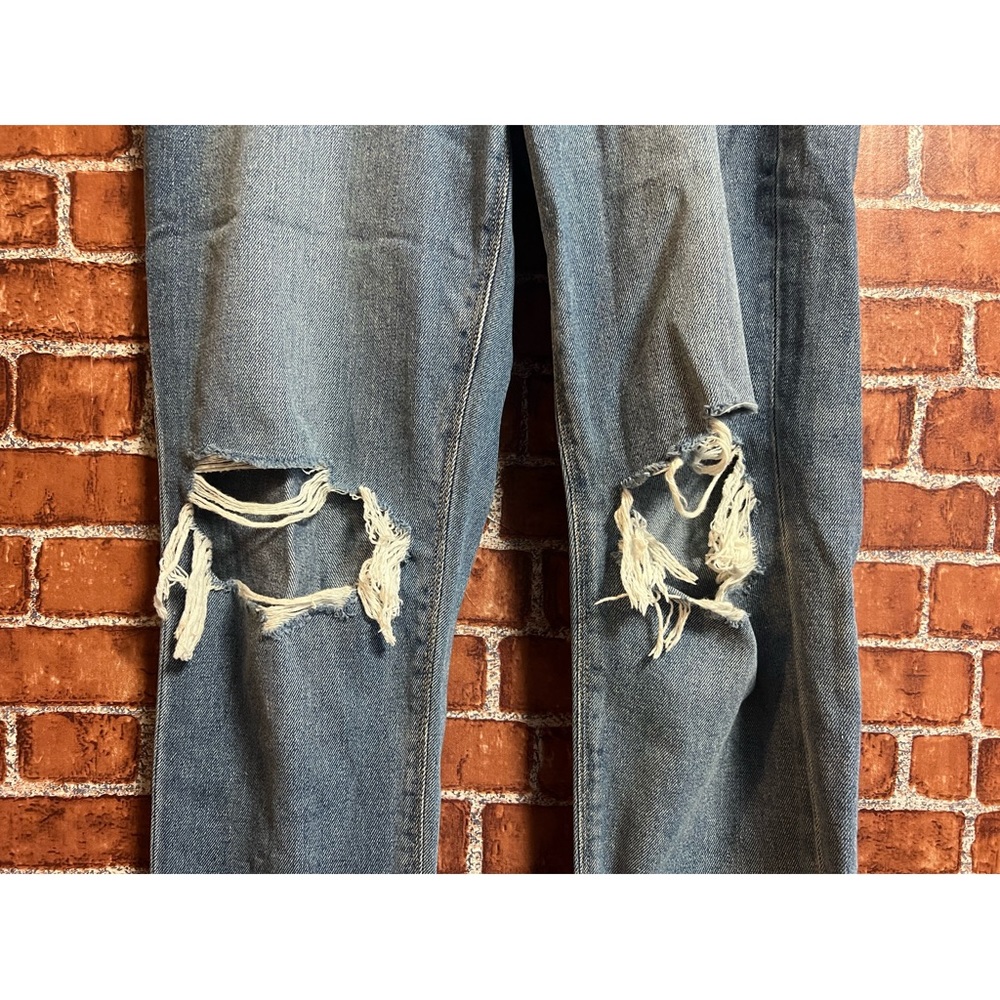 AE Ripped Mom Jean 👖 - Picture 7 of 13